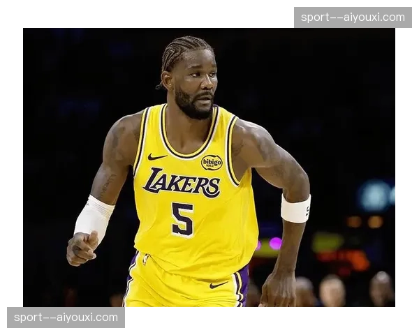 艾顿防守端护框表现合格 湖人内线防守体系完善